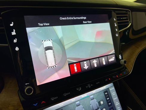 Used 2022 Jeep Grand Wagoneer Series III w/ Rear Seat Video Group 1 image 29