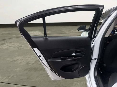 Used 2016 Chevrolet Cruze LT FWD image 15