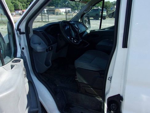 Used 2016 Ford Transit 250 130 Low Roof w/ Exterior Upgrade Package RWD image 11