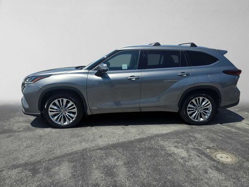 Used 2026 Toyota Highlander Platinum AWD/4WD image 6