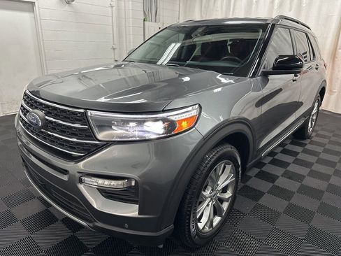 Used 2024 Ford Explorer XLT w/ Equipment Group 202A image 4