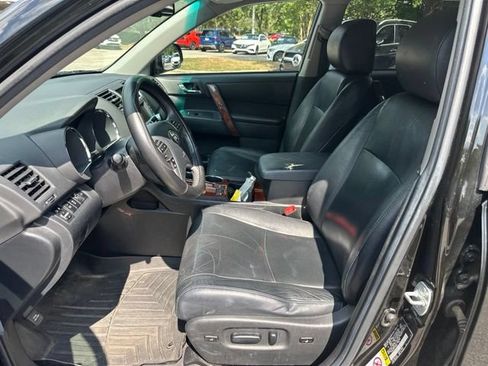 Used 2012 Toyota Highlander Limited w/ Tow Pkg AWD/4WD image 11