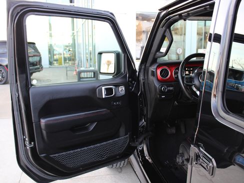 Certified 2020 Jeep Gladiator Rubicon image 36