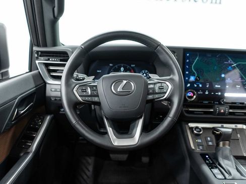 Used 2025 Lexus GX 550 w/ Cold Area Package AWD/4WD image 20
