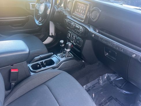 Used 2021 Jeep Wrangler Unlimited Sport image 18