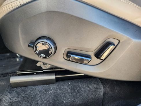 New 2026 Volvo XC90 T8 Ultra w/ Protection Package Premier image 13