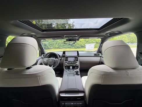 Used 2026 Lexus LX 700h Luxury AWD/4WD image 33