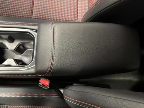 Used 2025 Nissan Kicks SR FWD image 19