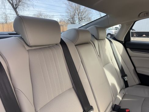Used 2018 Honda Accord Touring image 20