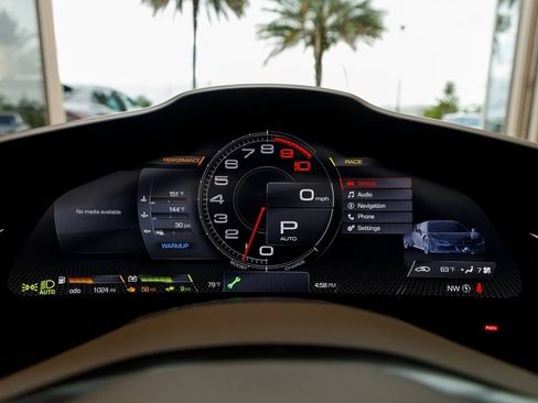 Used 2022 Ferrari SF90 Spider image 32