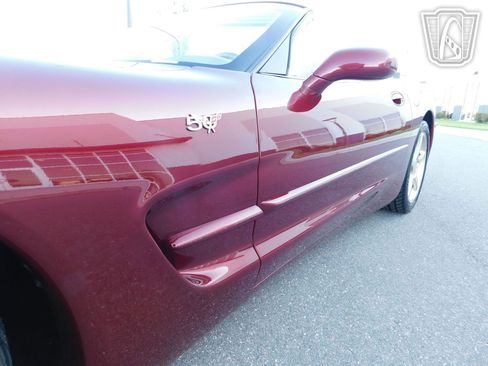 Used 2003 Chevrolet Corvette 50th Anniversary Edition w/ Preferred Equipment Group1 image 34