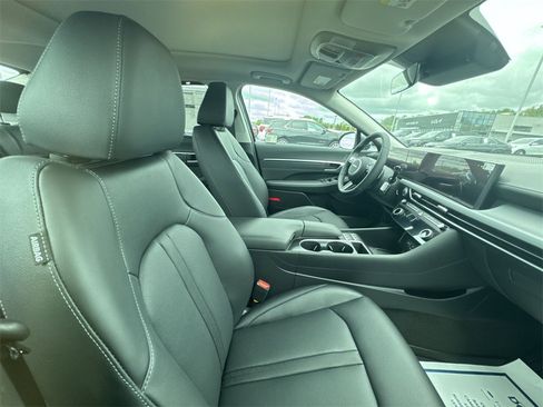 New 2025 Hyundai Sonata Limited image 13