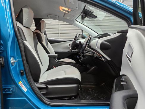 Used 2017 Toyota Prius Prime Premium FWD image 14