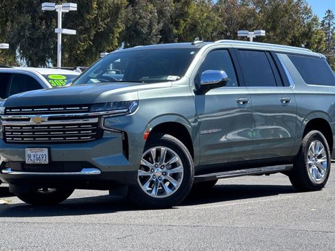 Used 2024 Chevrolet Suburban Premier AWD/4WD image 9