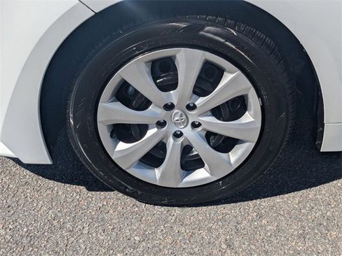 Certified 2025 Toyota Corolla LE image 10