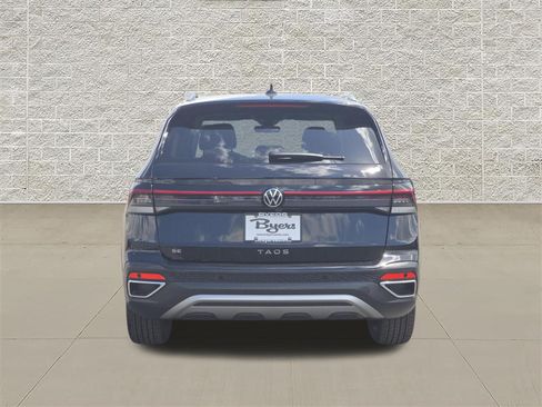 New 2026 Volkswagen Taos SE FWD image 6