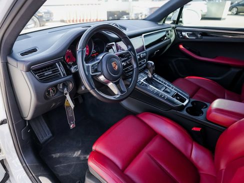 Certified 2020 Porsche Macan S image 4