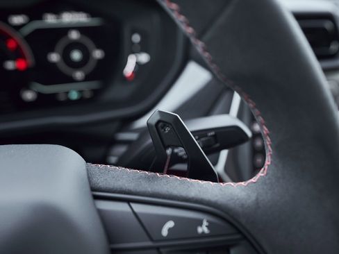 Used 2025 Lamborghini Urus SE image 61