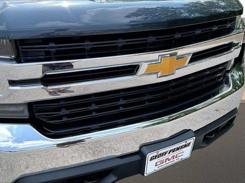 Used 2022 Chevrolet Silverado 1500 LT AWD/4WD image 29