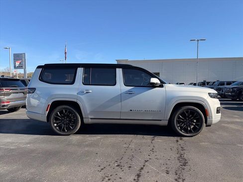 Used 2022 Jeep Grand Wagoneer Series II image 3