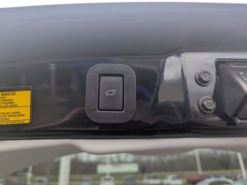 Used 2011 Toyota Venza AWD image 15