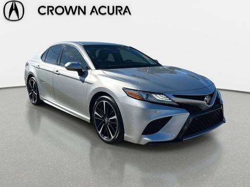 Used 2018 Toyota Camry XSE image 7