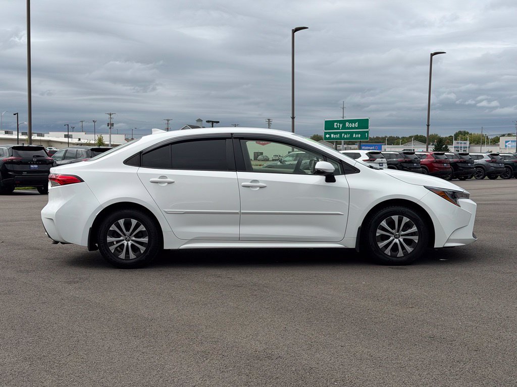 Used 2022 Toyota Corolla LE FWD image 6