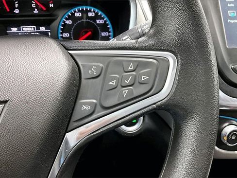 Used 2018 Chevrolet Equinox LS image 12