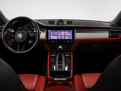 Certified 2024 Porsche Macan Turbo AWD/4WD image 32