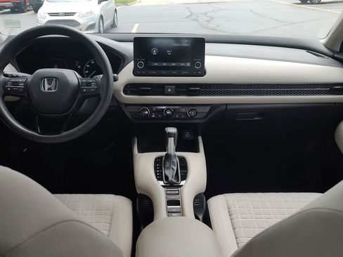 Used 2023 Honda HR-V LX image 18