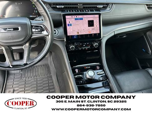 Used 2022 Jeep Grand Cherokee Overland w/ Advanced Protech Group III image 25