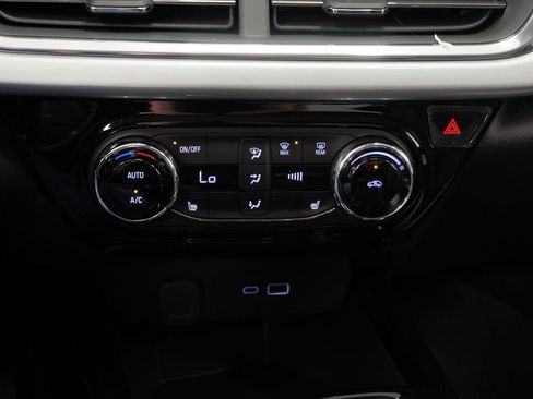 New 2026 Chevrolet Trax LT w/ LT Convenience Package FWD image 18