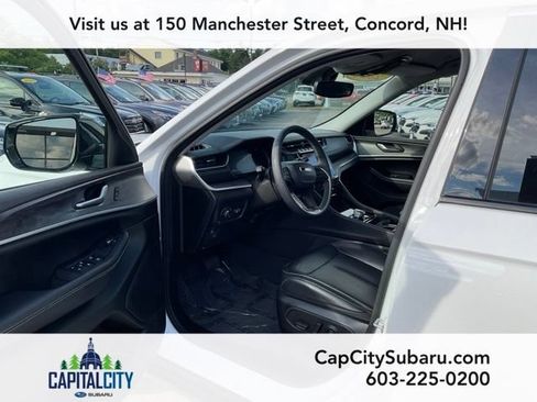 Used 2023 Jeep Grand Cherokee Limited AWD/4WD image 14