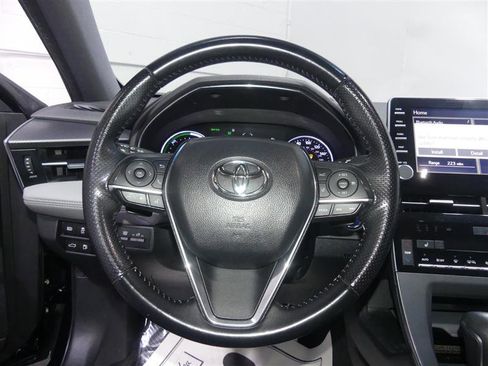 Used 2019 Toyota Avalon XSE image 30