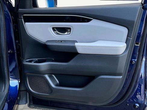 Used 2024 Honda Pilot Touring image 29