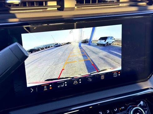 Used 2024 GMC Sierra 2500 AT4 w/ AT4 Premium Plus Package image 33