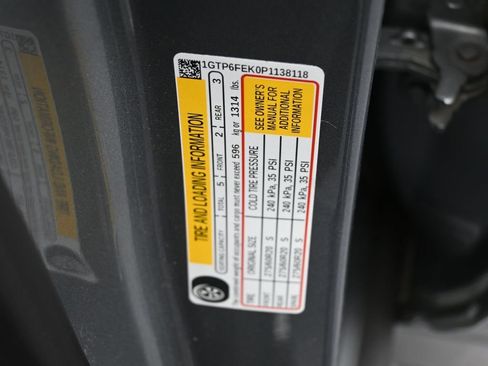 Used 2023 GMC Canyon Denali AWD/4WD image 9