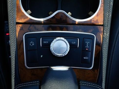 Used 2012 Mercedes-Benz CLS 550 4MATIC w/ Premium I Pkg image 45