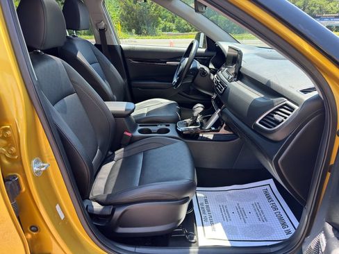 Used 2022 Kia Seltos SX w/ Sunroof Package AWD/4WD image 35