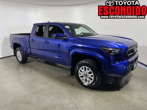 Certified 2025 Toyota Tacoma SR5 AWD/4WD image 1
