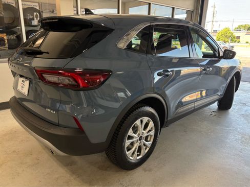 Certified 2023 Ford Escape Active AWD/4WD image 8