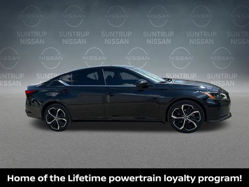 Certified 2023 Nissan Altima 2.5 SR w/ SR Premium Package AWD/4WD image 7
