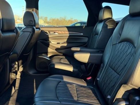 Used 2023 Buick Enclave Avenir w/ Avenir Technology Package image 20