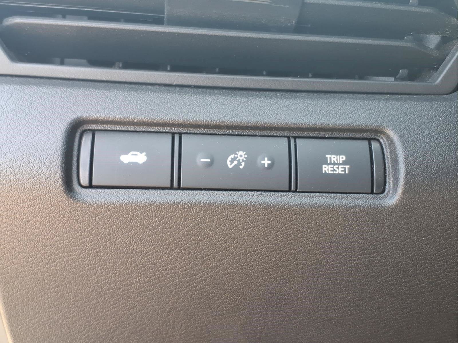 Used 2024 Nissan Altima 2.5 SV FWD image 19
