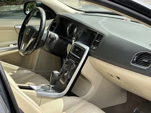 Used 2012 Volvo S60 T6 image 21