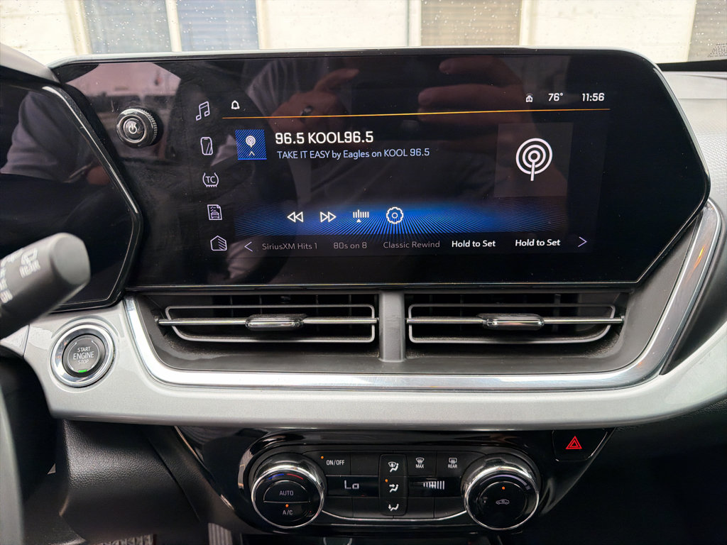 Used 2025 Chevrolet Trax LT FWD image 15