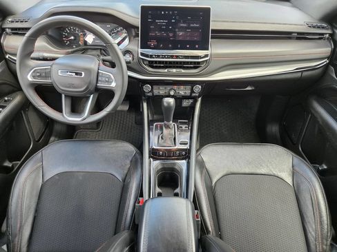 Used 2025 Jeep Compass Trailhawk AWD/4WD image 22