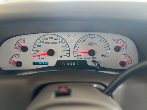 Used 2003 Ford F250 XL image 13