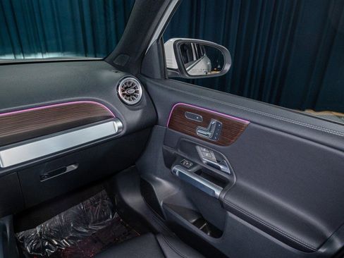 Used 2025 Mercedes-Benz GLB 250 image 27
