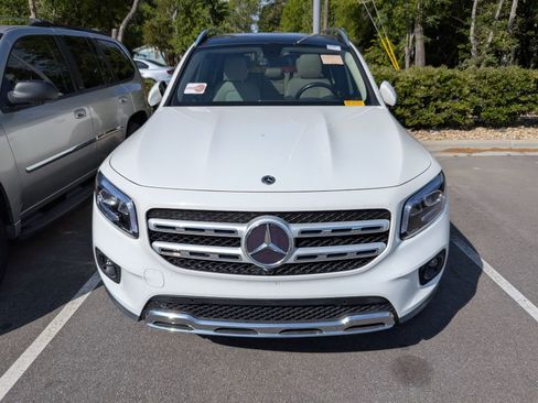 Used 2022 Mercedes-Benz GLB 250 w/ Premium Package Lite image 6